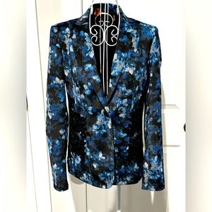 Tahari blazer size 4